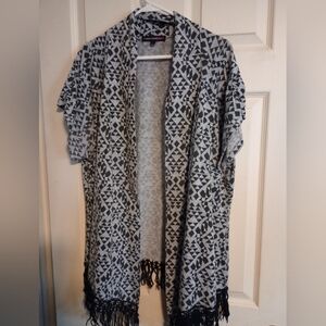 Geometric Patterned Kimono with Fringe Heart Plus 3X